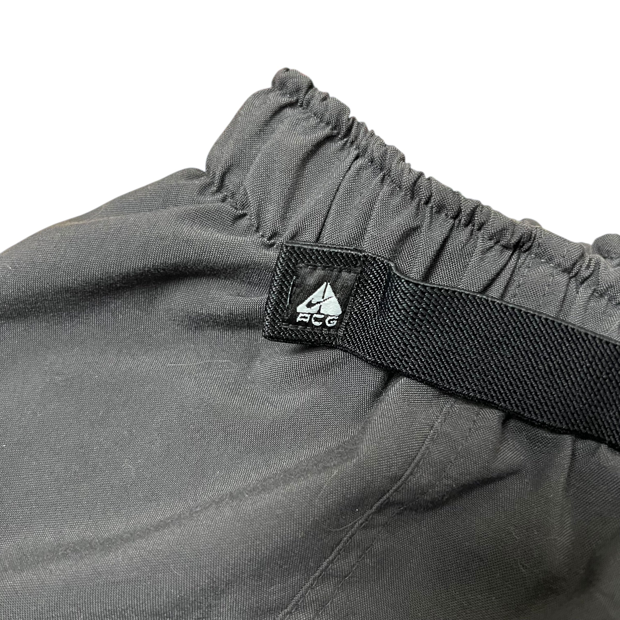 Vintage 90’s Nike ACG Cargo Nylon Shorts Black