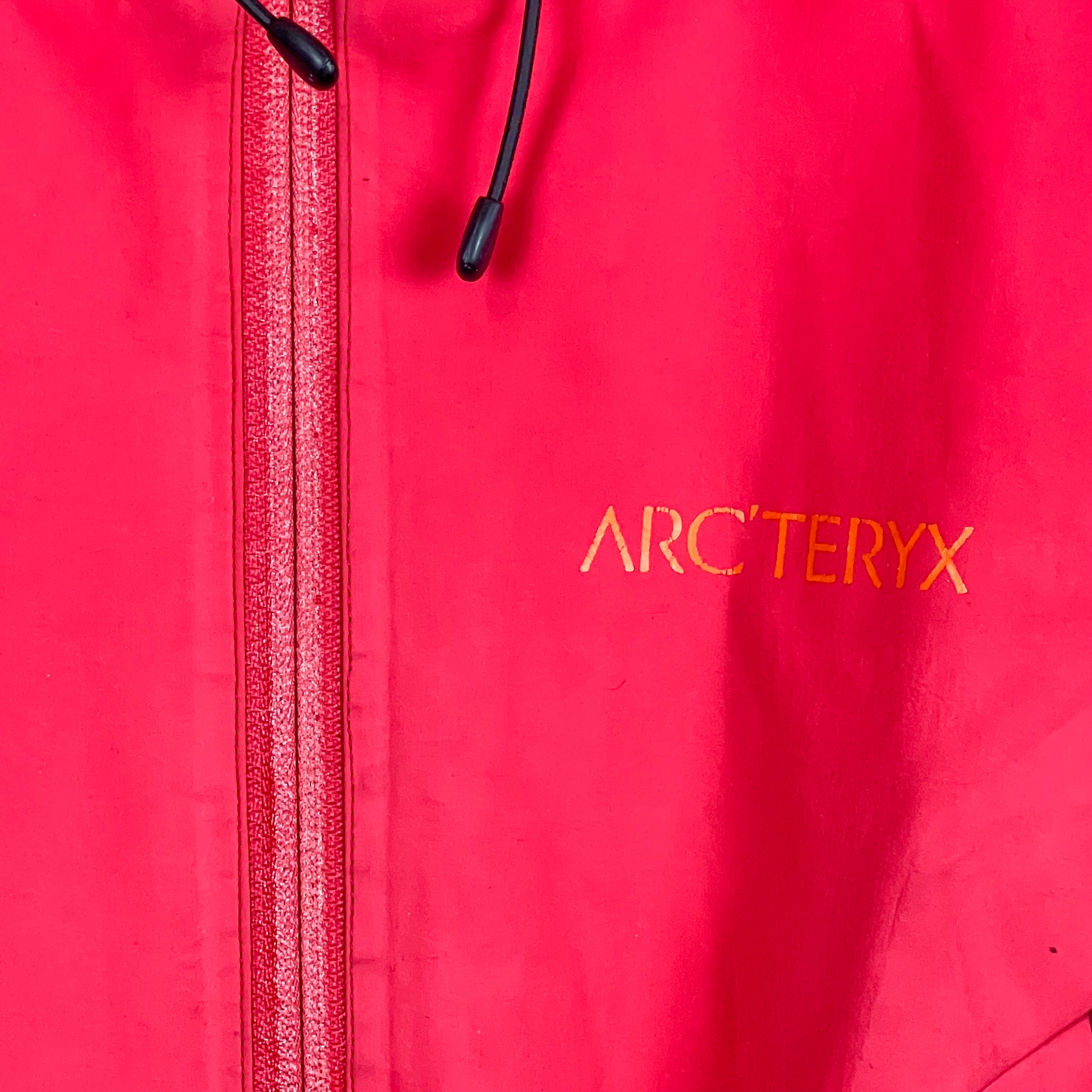 Arc’teryx Women’s Stingray Shell Jacket Coral