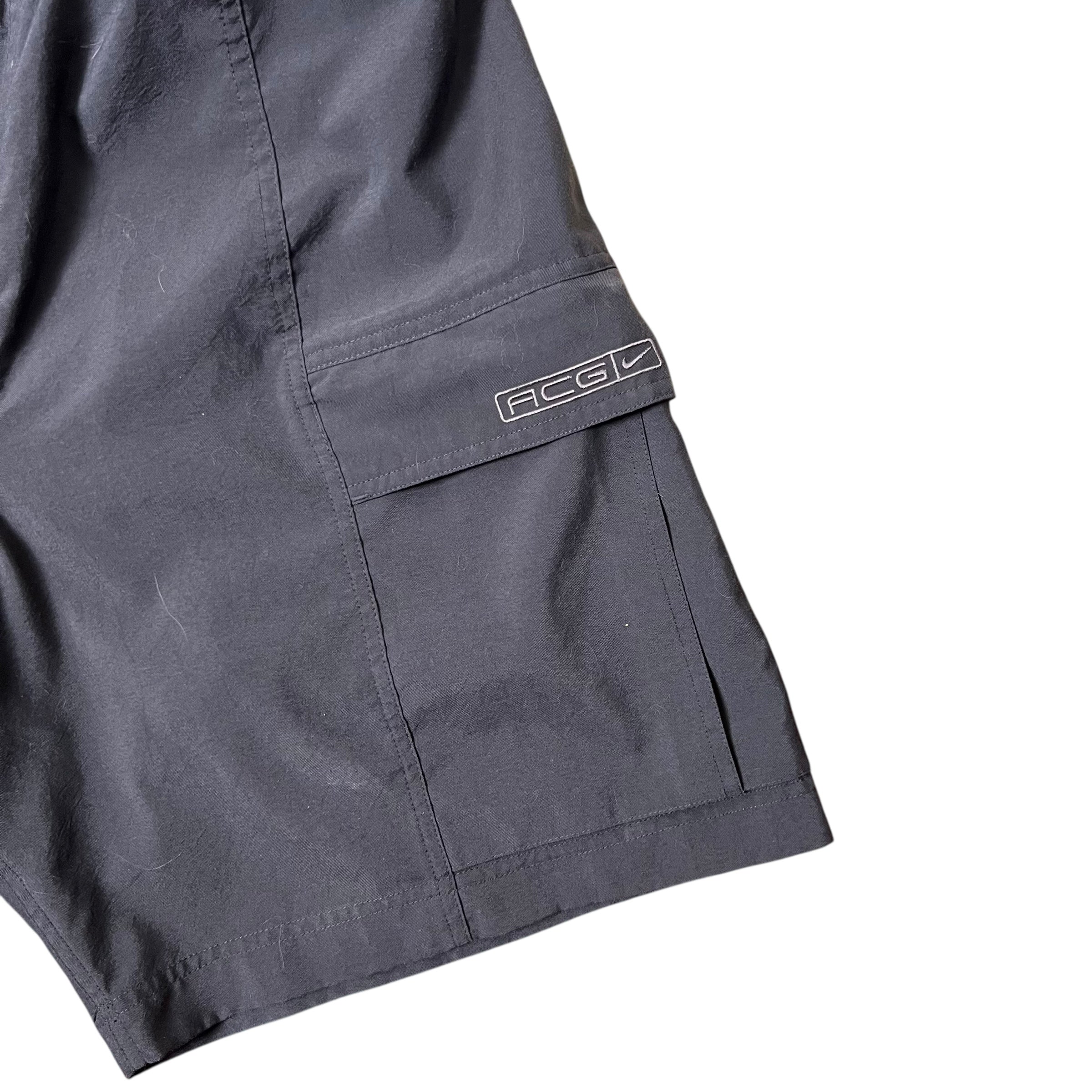 Vintage 90’s Nike ACG Cargo Nylon Shorts Black