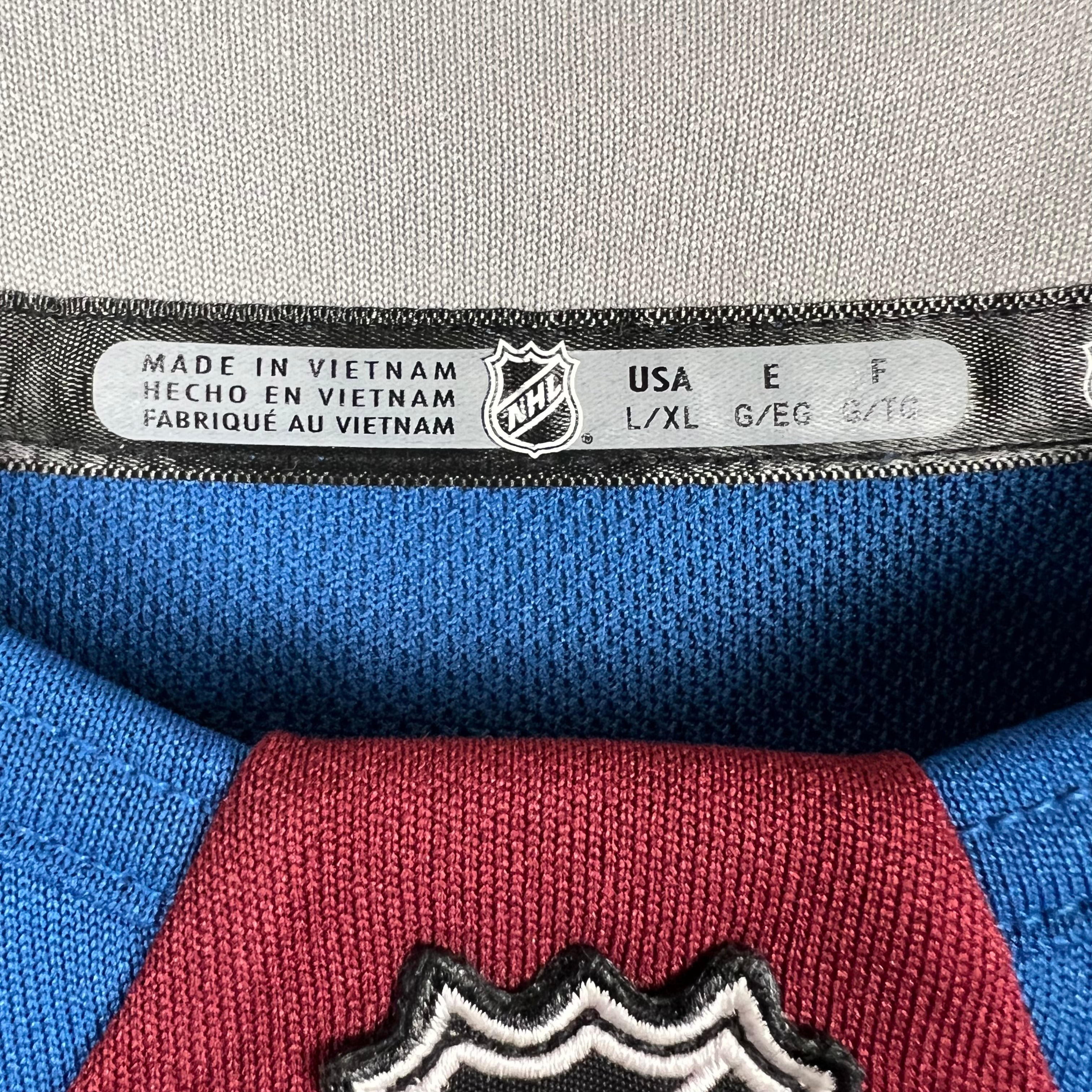 Vintage NHL Youth Colorado Avalanche Nathan MacKinnon Away Jersey