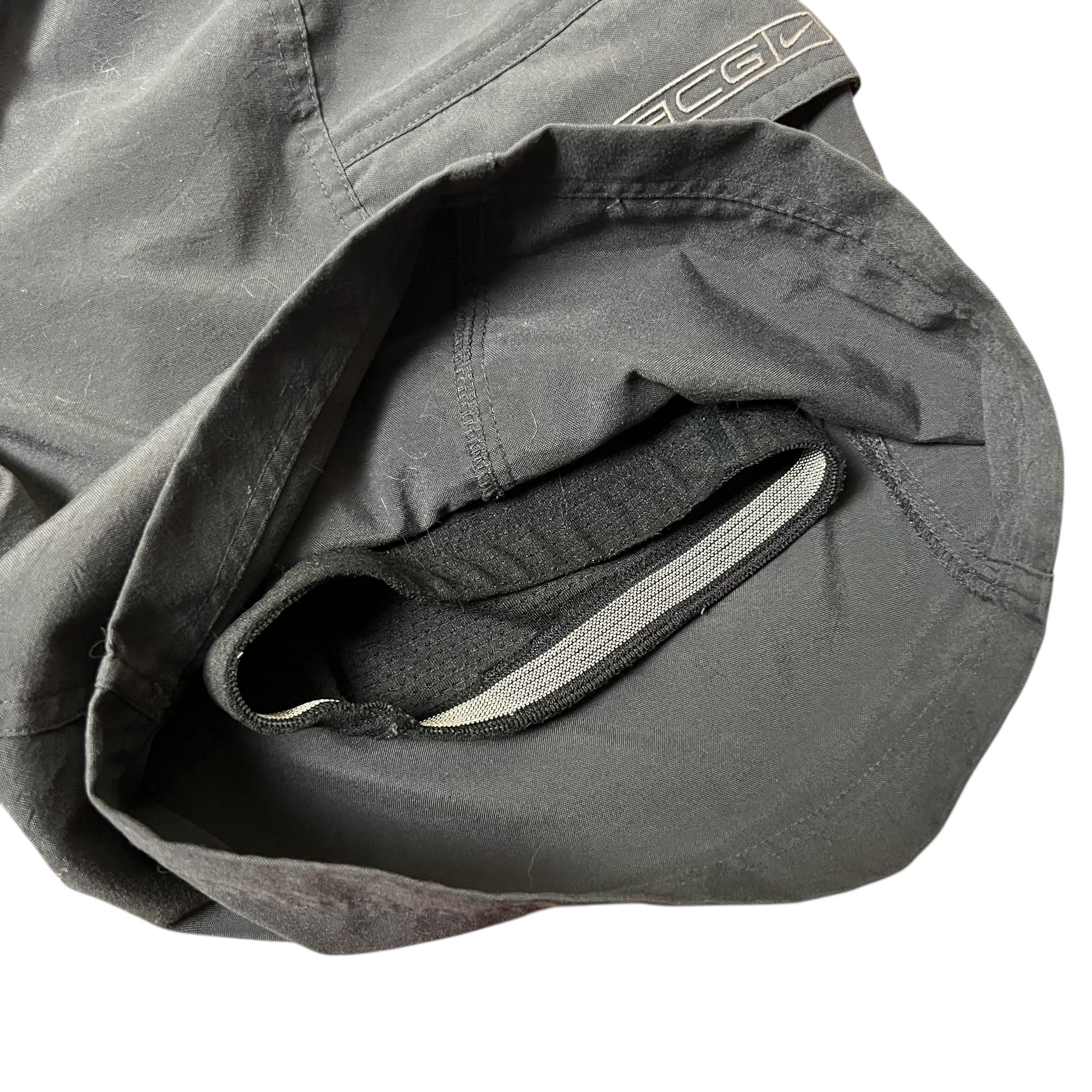 Vintage 90’s Nike ACG Cargo Nylon Shorts Black