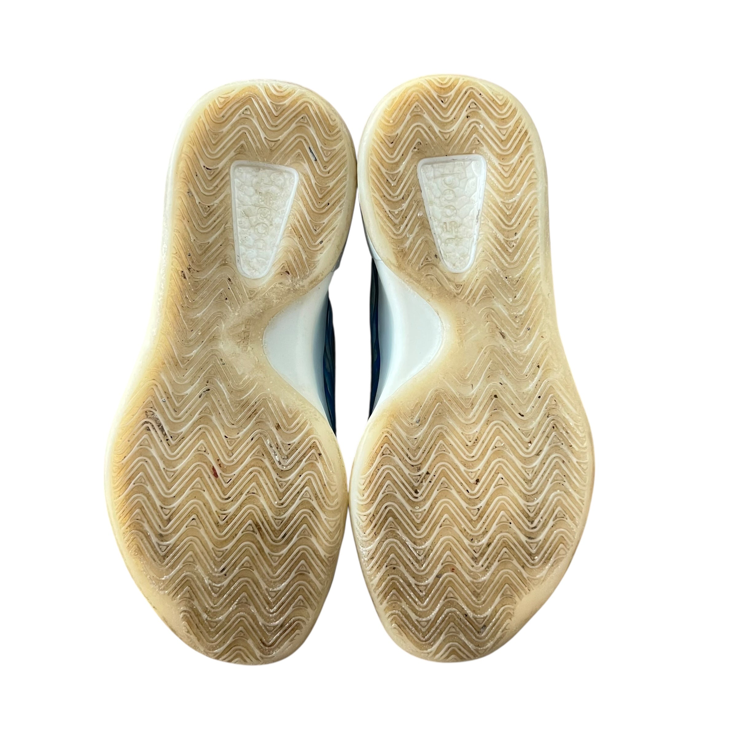 Yeezy QNTM BSKTBL “Frozen Blue”