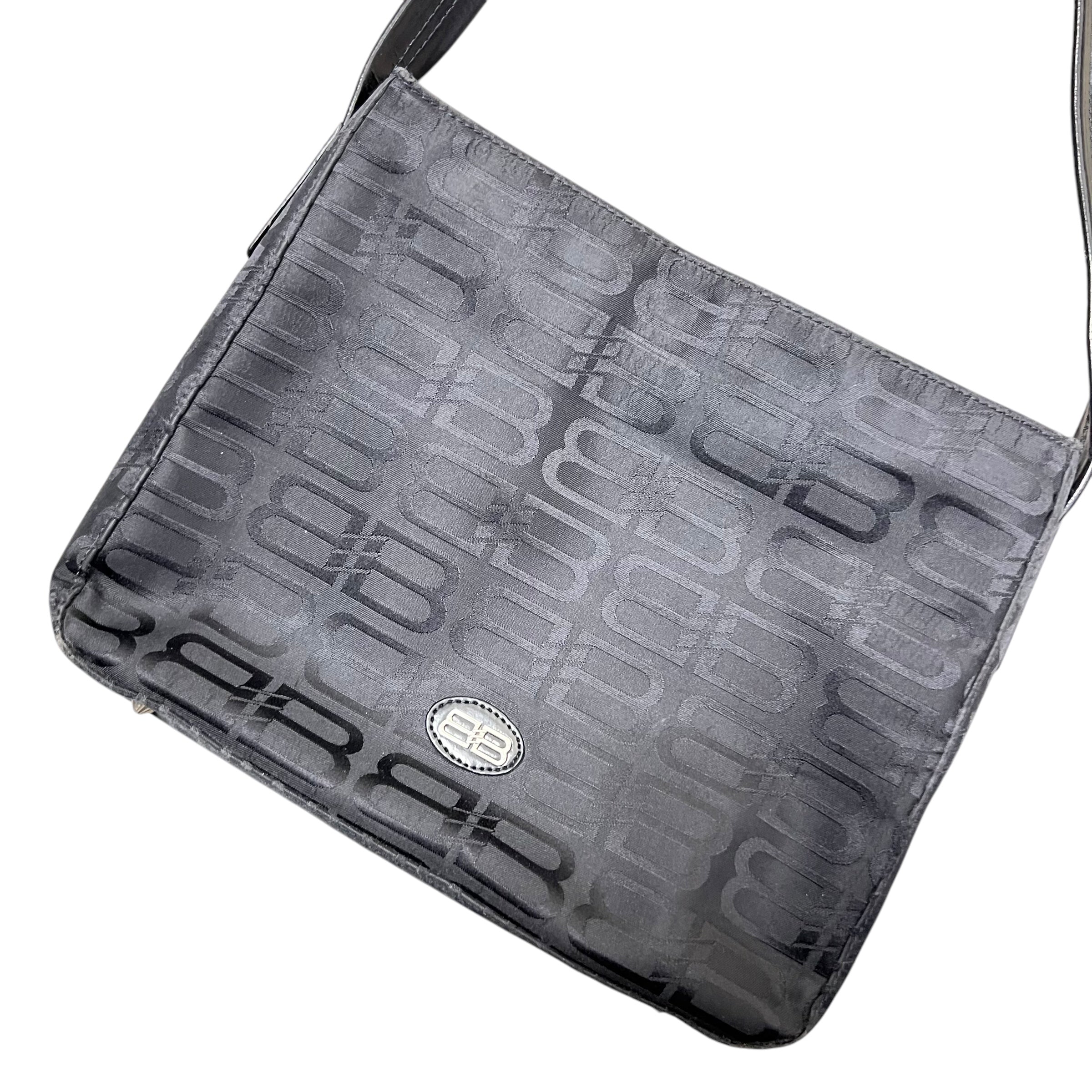 Balenciaga One Shoulder Under Arm Bag Black