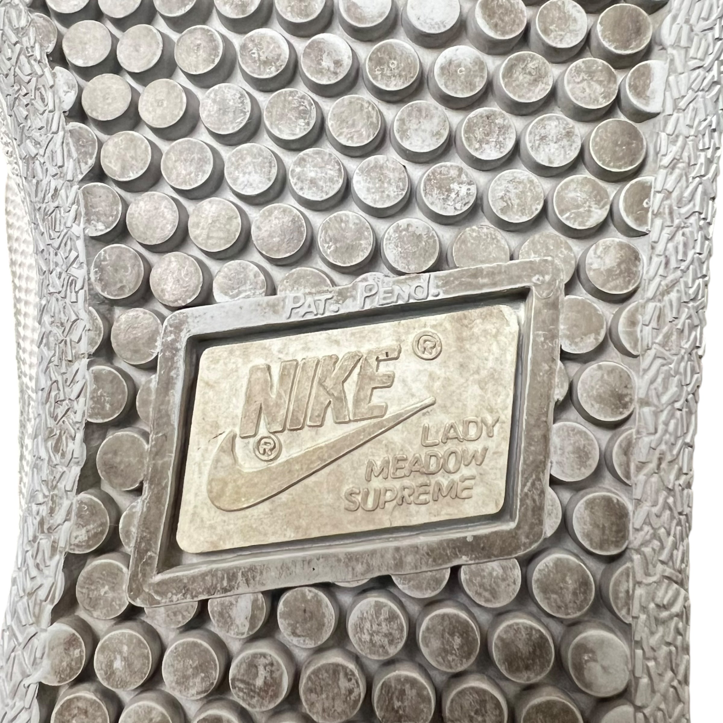 1983 Nike Lady Meadow Supreme Neutral Grey (W)