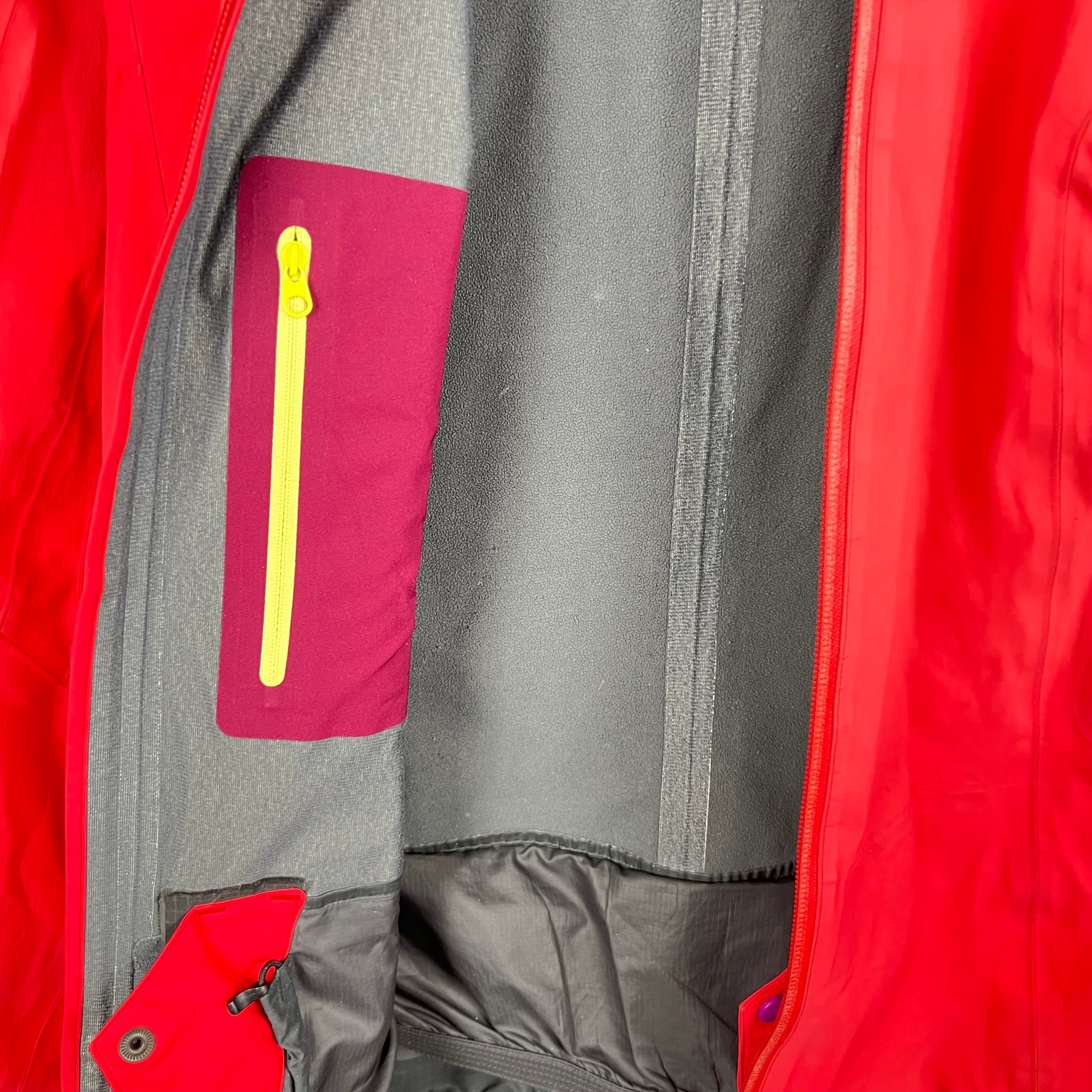 Arc’teryx Women’s Stingray Shell Jacket Coral