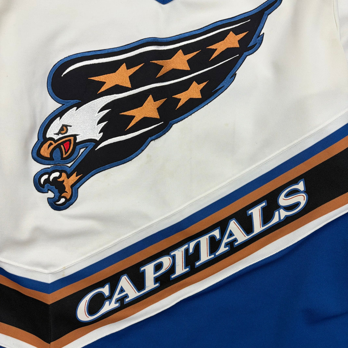Vintage CCM NHL Washington Capitals Peter Bondra Home Jersey