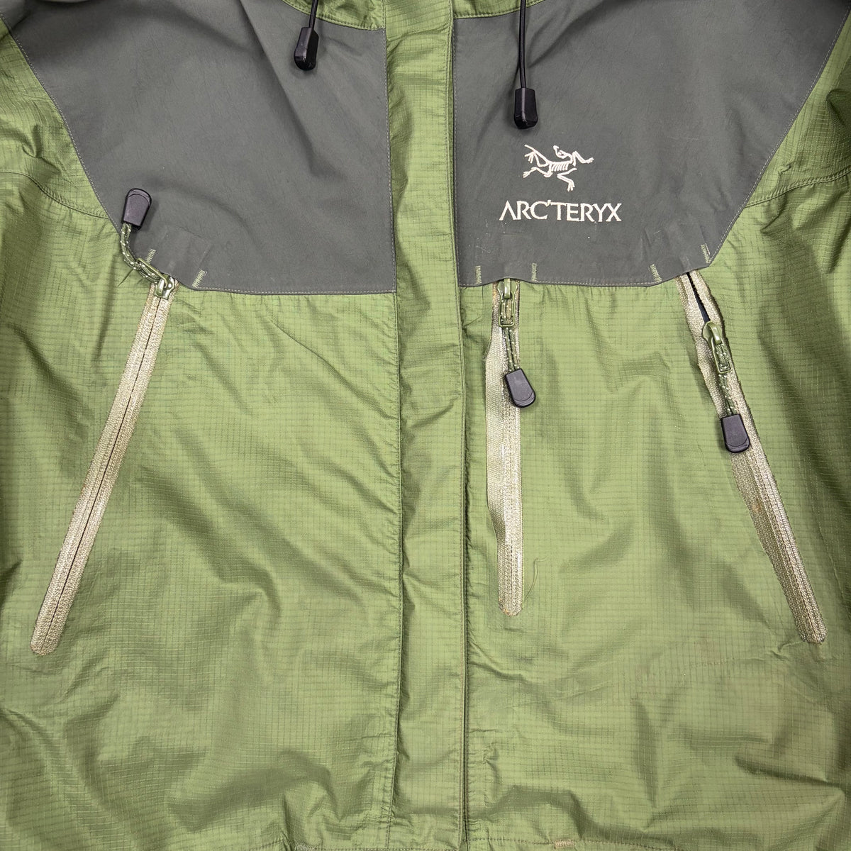 Arc’teryx Women’s Theta AR Shell Jacket Olive Green