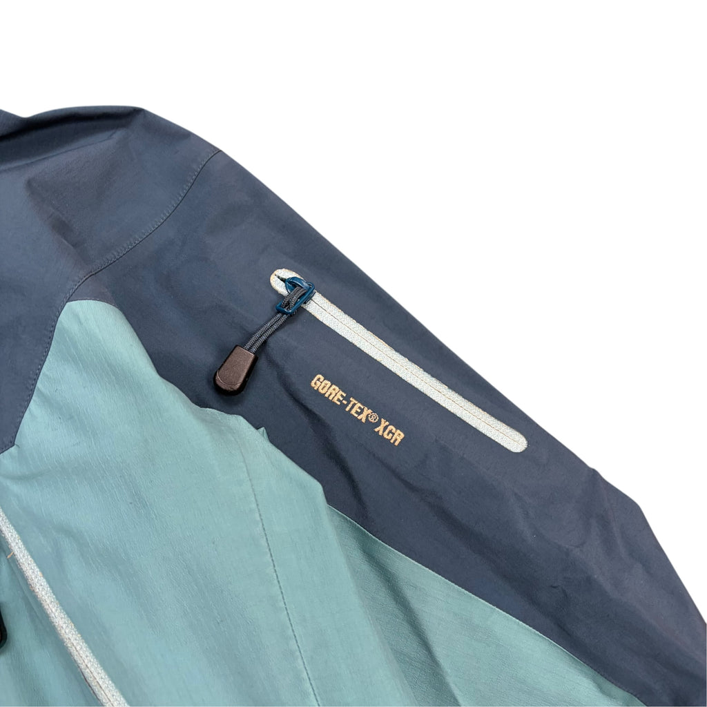Arc’teryx Women’s Beta AR Shell Jacket Blue Tetra