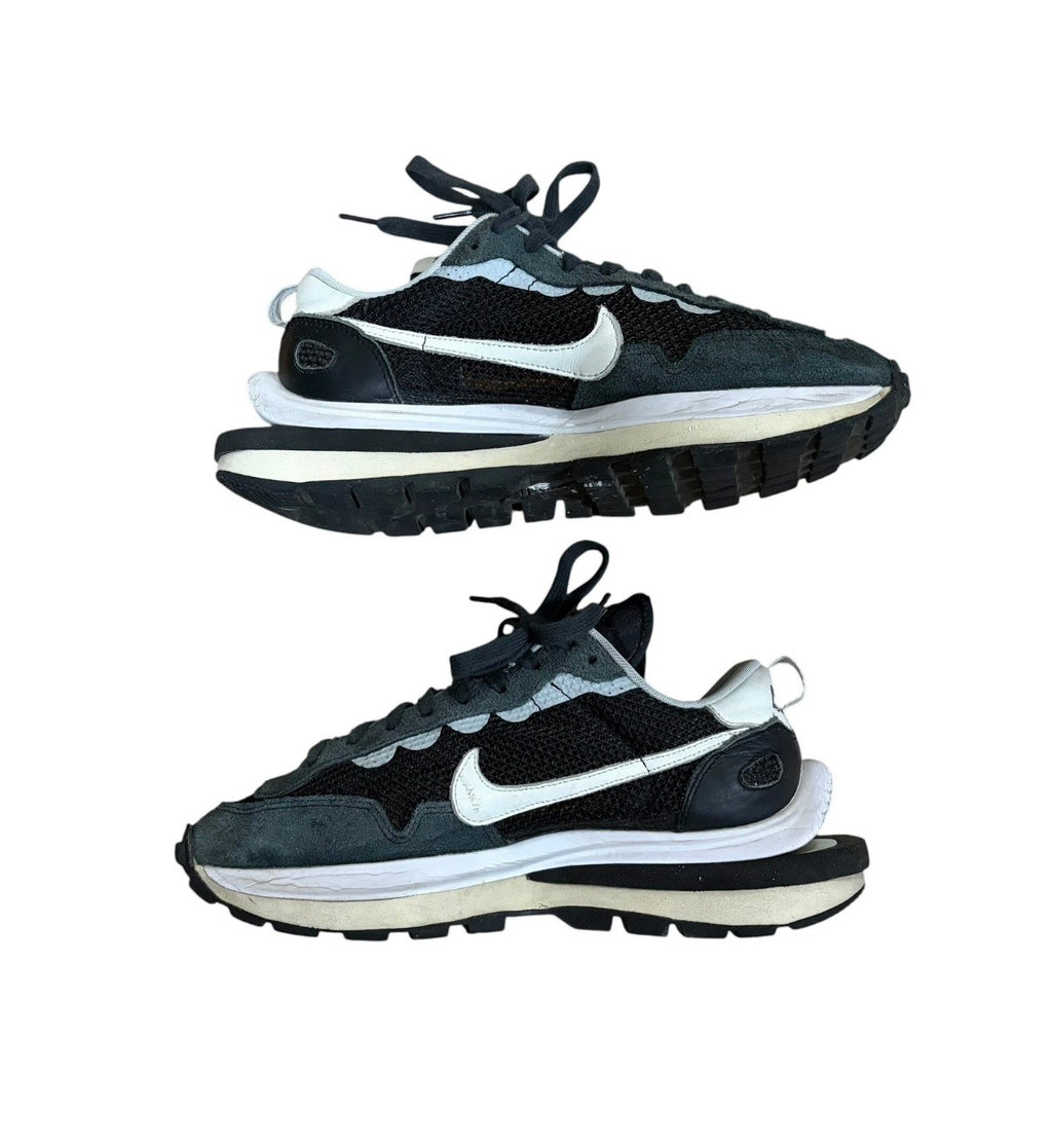 sacai x Nike Vaporwaffle Black/White