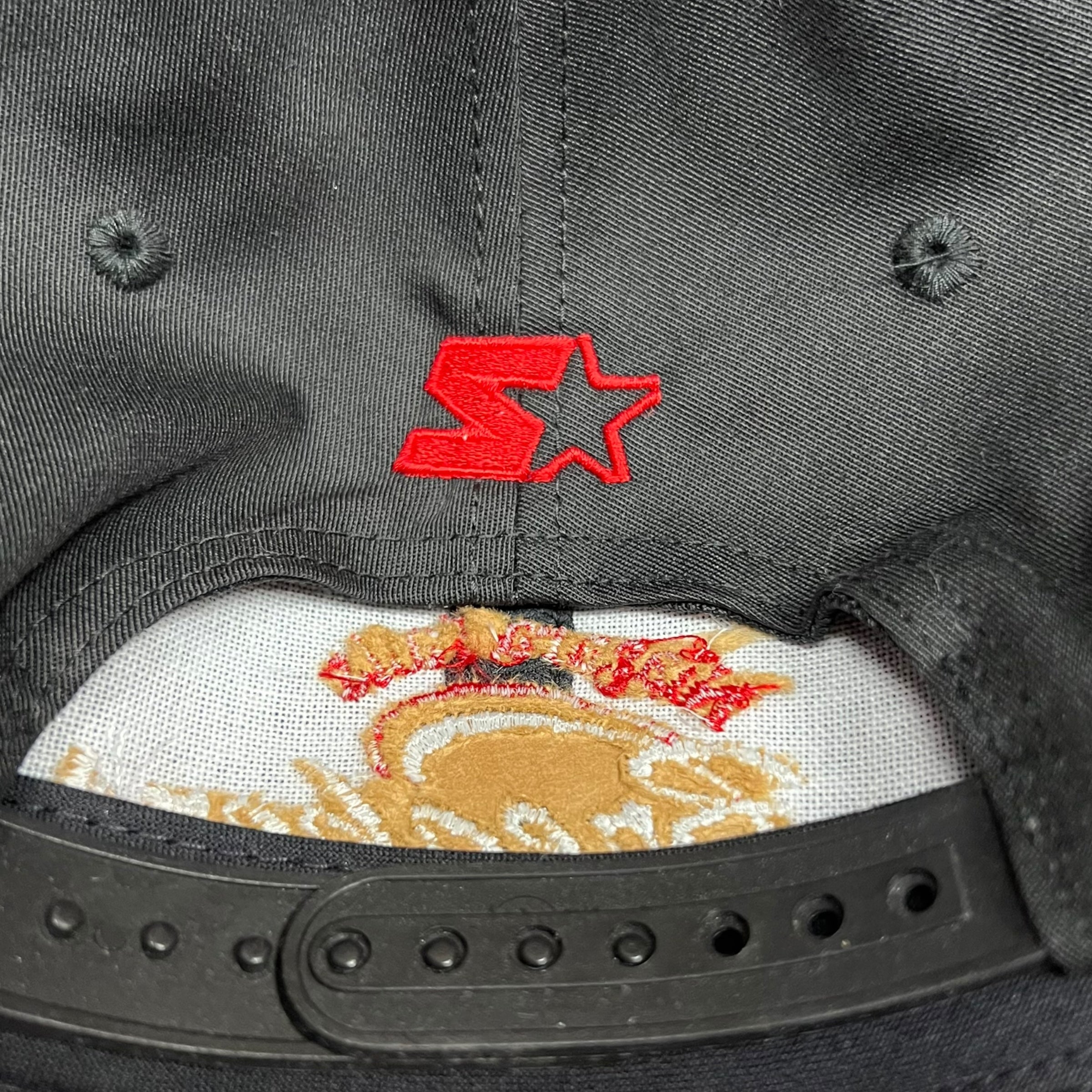 Vintage Starter Niagara Falls Breakers Team Logo SnapBack Black/Red