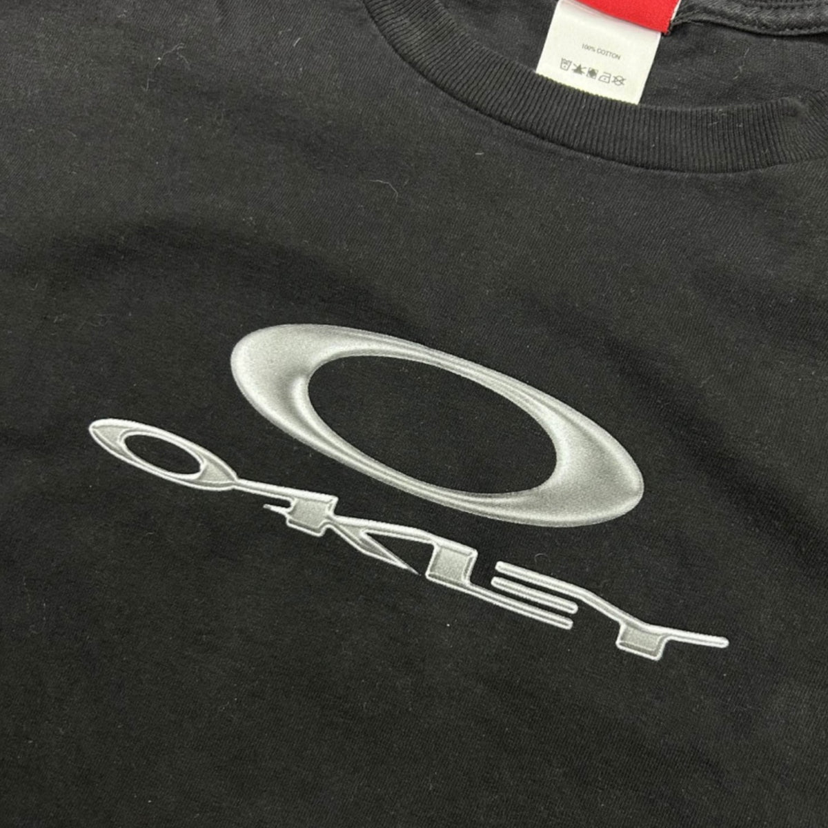 Vintage Oakley Metal Logo Tee Black