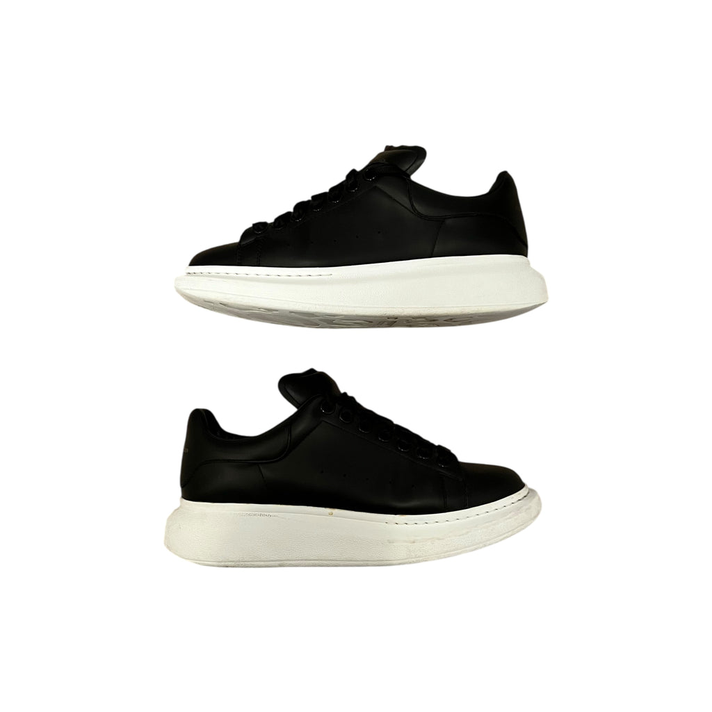 Alexander McQueen Oversized Sneaker Black (W)
