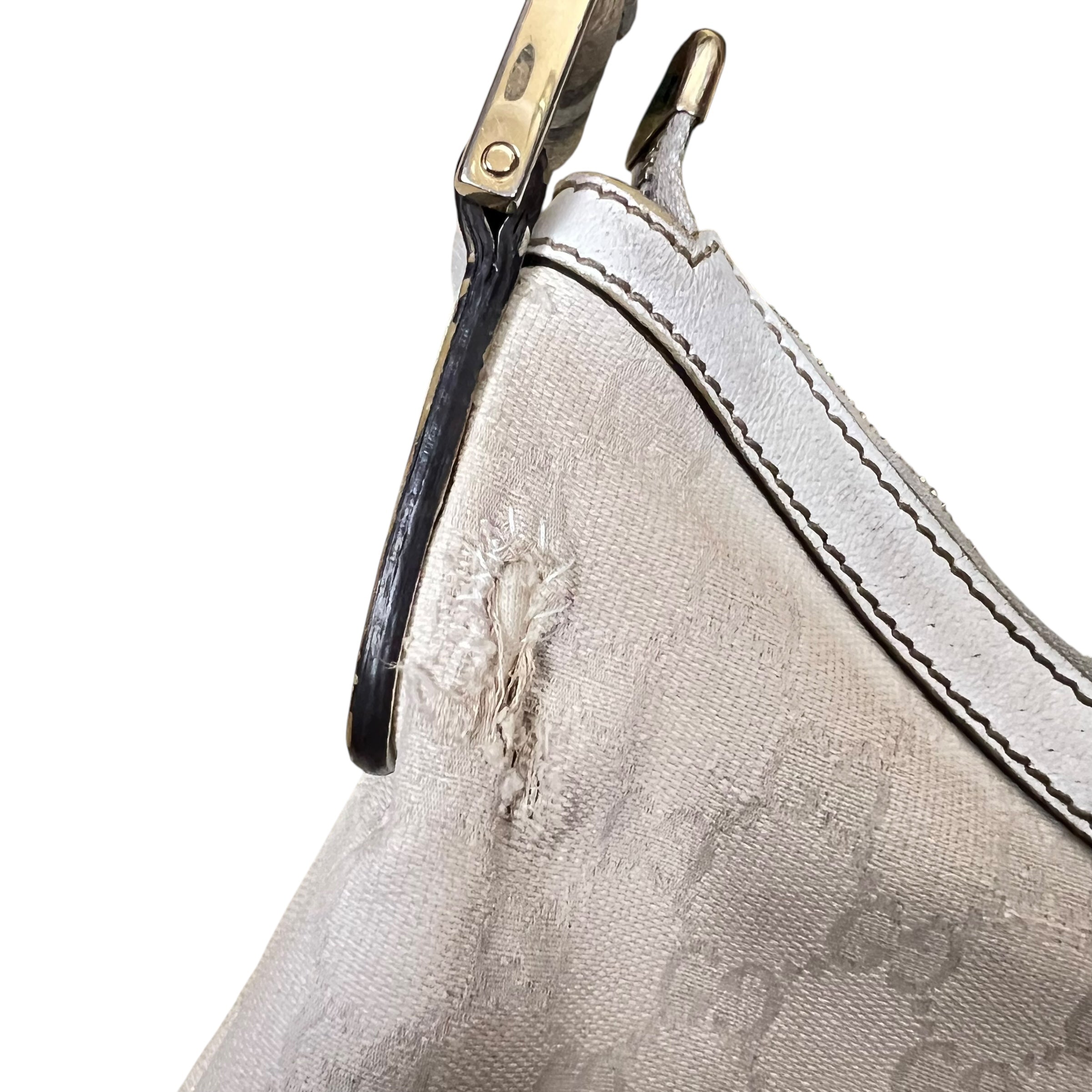 Gucci Women’s Shoulder Monogram Bag Cream/White