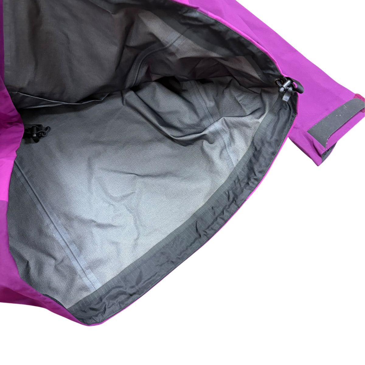 Arc’teryx Women’s Beta LT Shell Jacket Fuchsia Berry