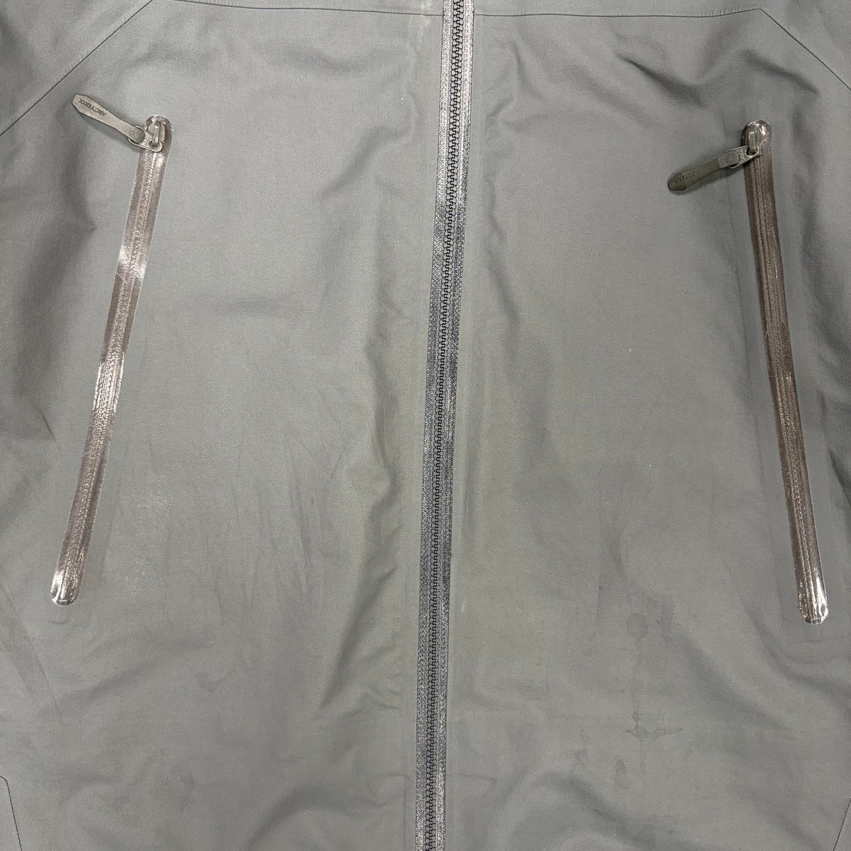 Arc’teryx Beta LT Shell Jacket Light Grey