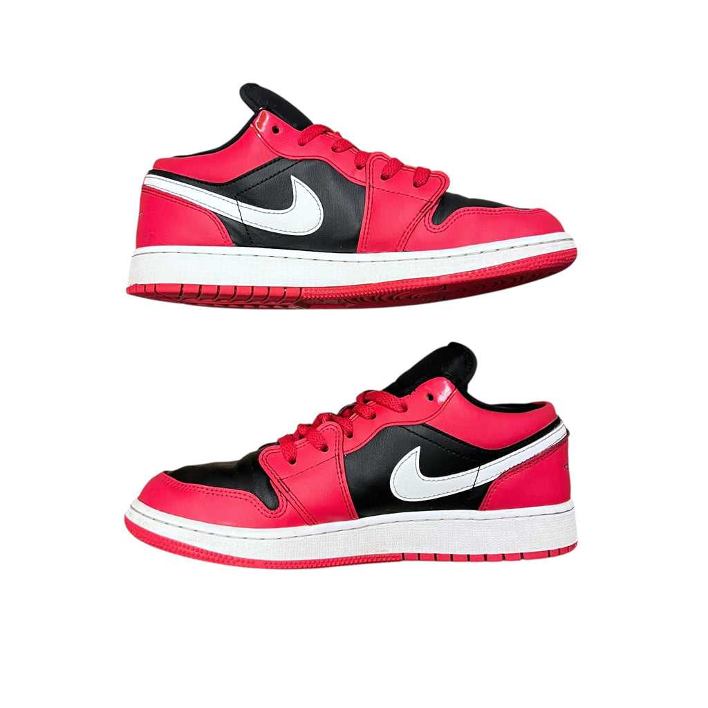 Jordan 1 Low Black Very Berry (GS)