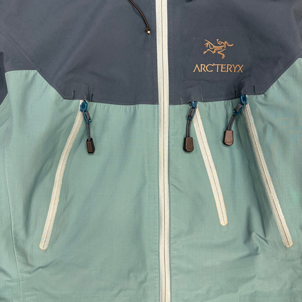 Arc’teryx Women’s Beta AR Shell Jacket Blue Tetra