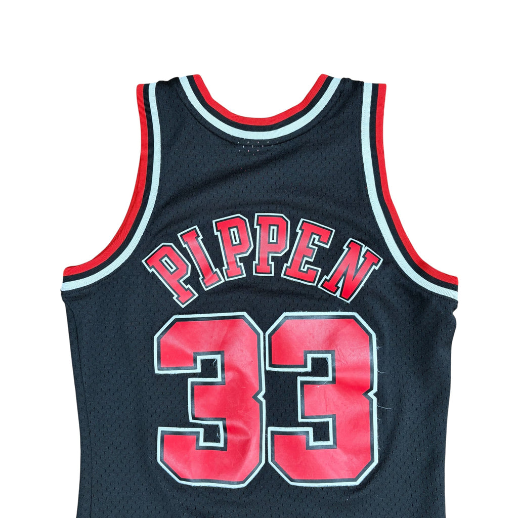 Vintage Mitchell & Ness NBA 1998 Chicago Bulls Scottie Pippen Alternate Jersey