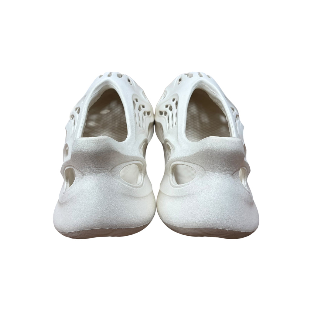 Yeezy Foam RNNR Sand